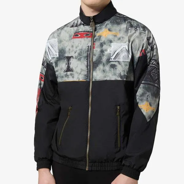 australian_trainingsjacke_paisley_schwarz-grau_v_model_front.